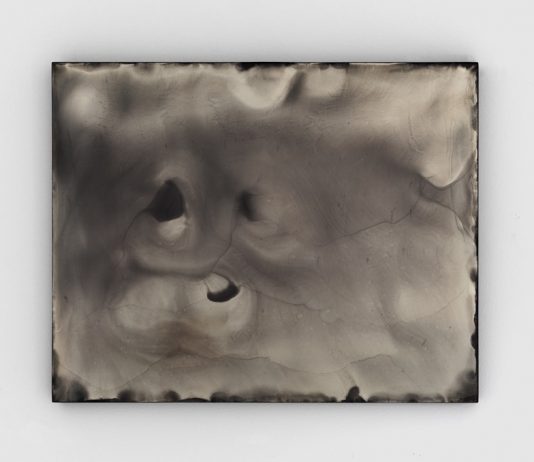 Alessandro Diaz de Santillana – La profondità va nascosta. Dove? Alla superficie