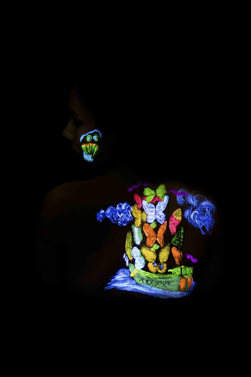 Andrea Carrisi – Glowinghttps://www.exibart.com/repository/media/eventi/2018/05/andrea-carrisi-8211-glowing-1068x1602.jpg