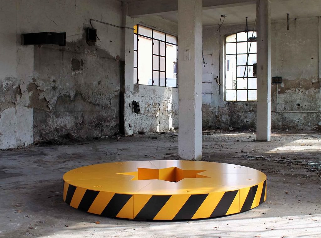 Davide Benelli – Tu sei Pietrohttps://www.exibart.com/repository/media/eventi/2018/05/davide-benelli-8211-tu-sei-pietro.jpg