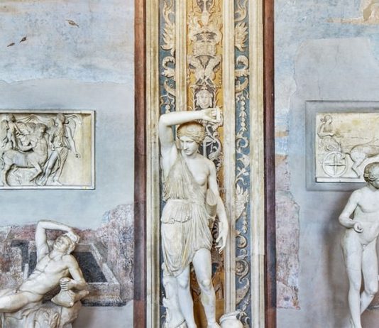 In piena luce.Nove fotografi interpretano i Musei Vaticani
