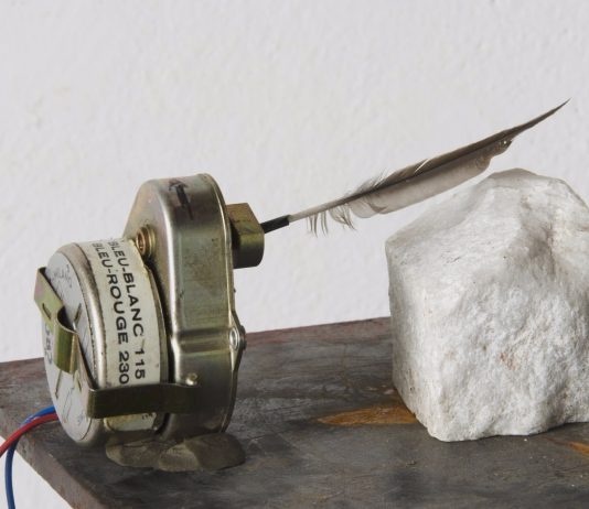 Massimo De Caria – Sculture, rumori e partiture musicali