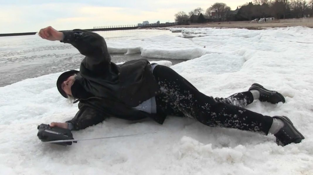 Simone Forti – On An Iron Posthttps://www.exibart.com/repository/media/eventi/2018/09/simone-forti-8211-on-an-iron-post-1068x600.jpg