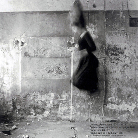 Francesca Woodman – Fotografie dalla Collezione Carla Sozzanihttps://www.exibart.com/repository/media/eventi/2018/12/francesca-woodman-8211-fotografie-dalla-collezione-carla-sozzani.jpg