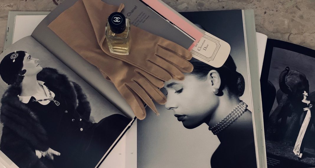 La moda passa, lo stile resta: Coco Chanelhttps://www.exibart.com/repository/media/eventi/2019/03/la-moda-passa-lo-stile-resta-coco-chanel-2-1068x571.jpg