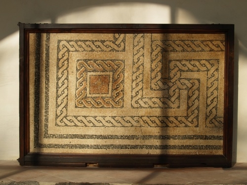 Archeologia nella corte di Palazzo Mazzolani