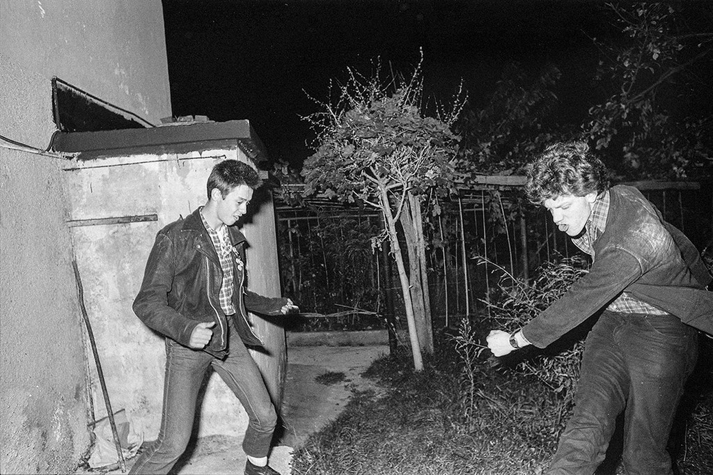 Genova Napoli Palermo. La sottocultura punk nell’Italia degli anni ’80https://www.exibart.com/repository/media/eventi/2019/04/genova-napoli-palermo.-la-sottocultura-punk-nell’italia-degli-anni-’80-2.jpg