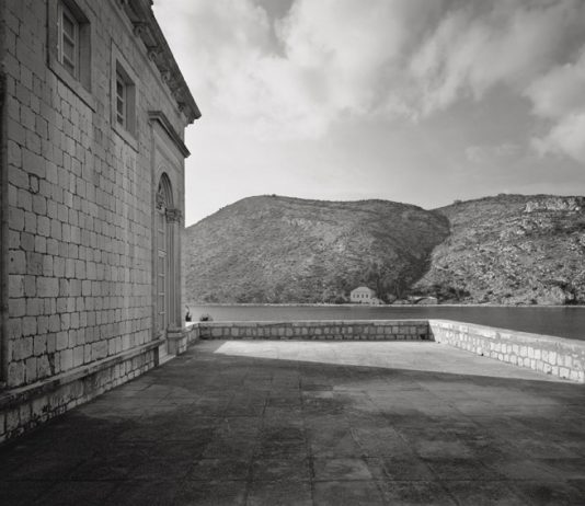 Memory for the Future: The Villa of Dubrovnik photography Damir Fabijanic | Nude drawing Ljubo Ivancic