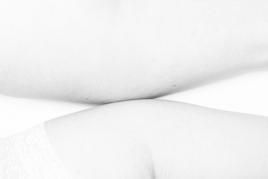 Vestito Bianco – Noemi Alessandrahttps://www.exibart.com/repository/media/eventi/2019/05/vestito-bianco-8211-noemi-alessandra-1068x713.jpg