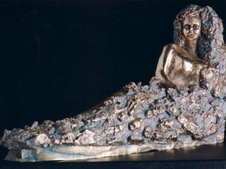"La bella", opera in bronzo con fusione a cera persa.