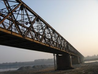 in fondo al ponte