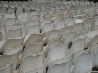 sedie in attesa (Budapest 2005)