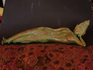 "BUDDHA SOGNANTE"
Scultura realizzata alla "Sloggia" di Via Bertola a Torino. La "Sloggia" era una cooperativa di scultori ceramisti.