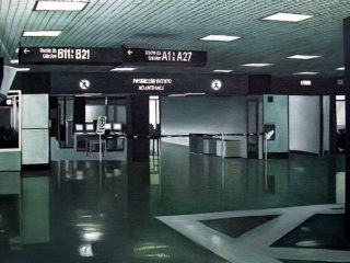 Passaggio Vietato
2006
olio su tela
60x80 cm