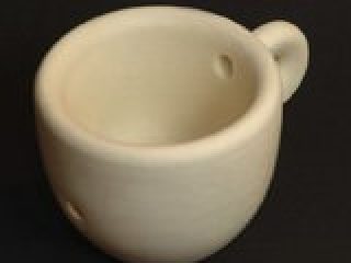 La Tazzina di Klein è la realizzazione di un paradosso geometrico (bottiglia di Klein) nel quale l'interno diventa esterno e viceversa.