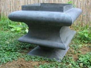 Onda
Vaso in zinco ossidato.