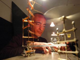Ilgeniodellalampada espone a Palazzo Dogana Foggia 2007