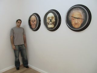 "Tempus Fugit" Olio su
orologio.
Tre pezzi di 65 cm. di diametro ogni uno. Anno 2008