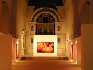 Veduta della mostra "Ausencia de identidad" presso la Iglesia de SAn Esteban. Murcia,Spagna.Anno 2006
