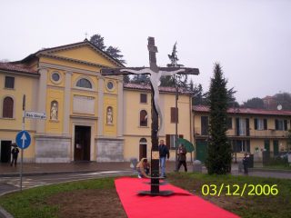 crocefisso ferro h 5 metri sito nella parrocchia montano lucino como