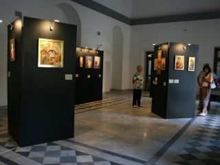 MOSTRA DI ICONE DI NIKOLAS A. HOUTOS - 19-28 LUGLIO 2008 PALAZZO ANTICHE TERME COMUNALI- ISCHIA A CURA DI ANNA DI CORCIA FOTO E ALLESTIMENTO ANTONIO BUOONFIGLI