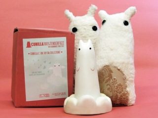 cunilla...resin toy 2 pezzi...personalizzabile + peluche