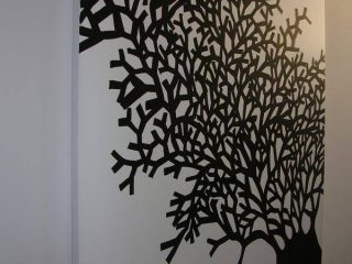 murale tree door