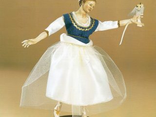 Ballerina; ceramica decorata, stoffe, merletti... opera unica realizzata in occasione della ricerca sui mestieri e il possibile confronto utile a comprendere il che fare?.. della ricerca