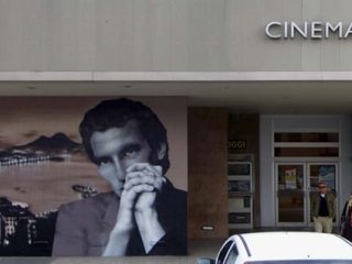 Cinema Massimo Troisi. 
Vernici spray.