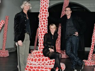 Mostra "NATURALE Rinascimento" 
Allestimento ANGI 
gli artisti con la curatrice
da sx. Marco VERONESE, Serena MORMINO, Alex ANGI
ARCA Vercelli Città d'Arte