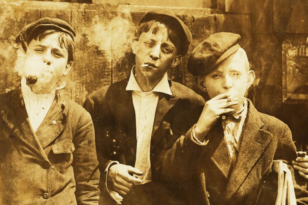 Lewis Wickes Hine – American Kidshttps://www.exibart.com/repository/media/formidable/11/30_03487-Foto-di-Lewis-Wickes-Hine-©-Courtesy-Library-of-Congress-1068x712.jpg