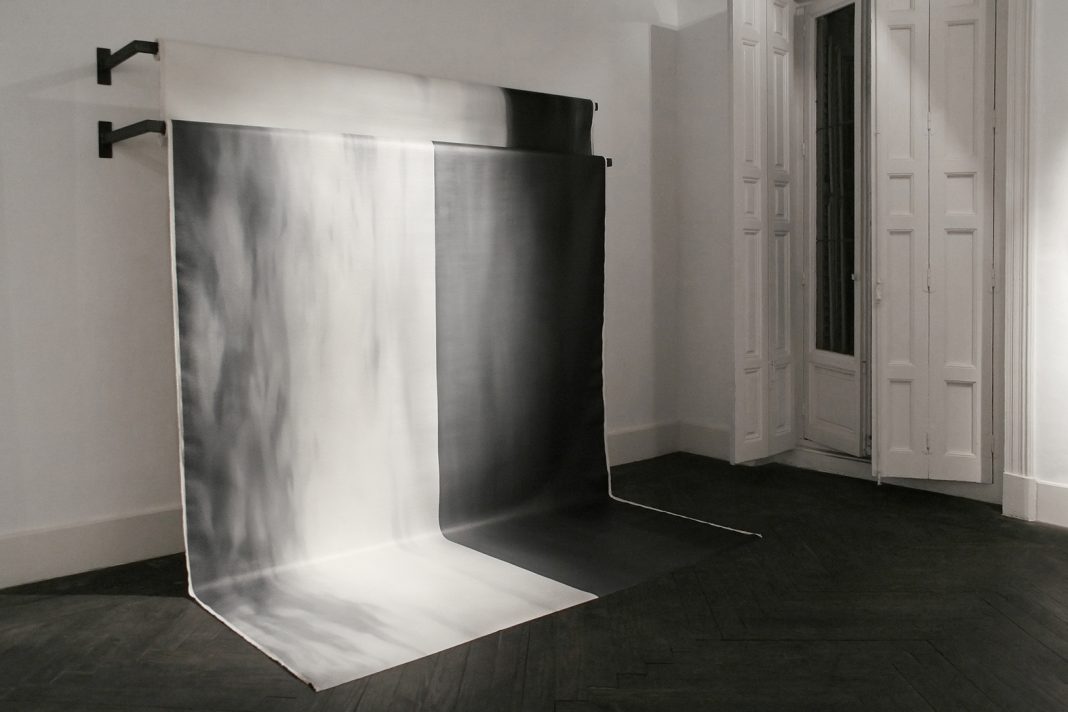 Ask Me Anythinghttps://www.exibart.com/repository/media/formidable/11/Alain-Urrutia-Bilbao-2010-struttura-in-metallo-e-olio-su-tela-LOW-1068x712.jpg