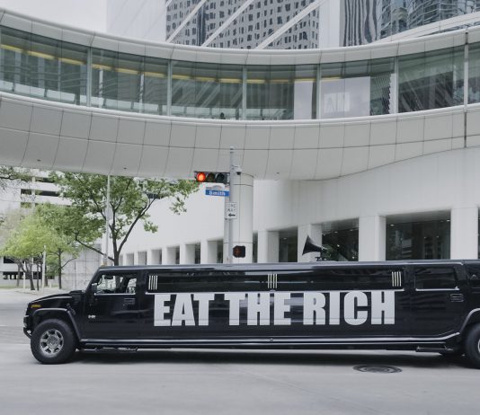 Inaugurazione + Democracia Order Act I: Eat the Rich – Kill the Poor