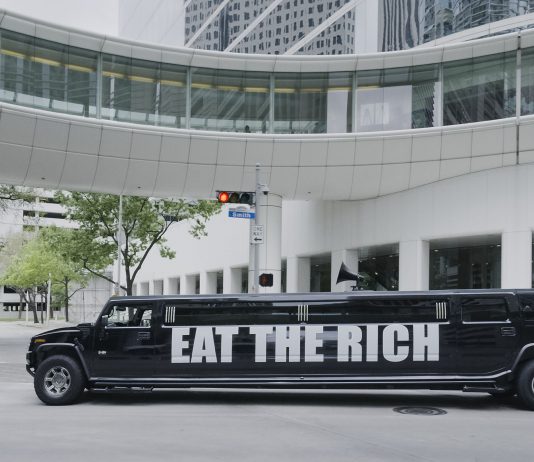 Inaugurazione + Democracia Order Act I: Eat the Rich – Kill the Poor
