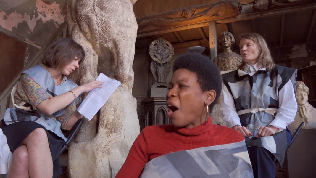 Liv Schulmanhttps://www.exibart.com/repository/media/formidable/11/Liv-Schulman-“Le-Goubernement-still-2019-Video-Courtesy-of-the-artist.-1068x601.jpg