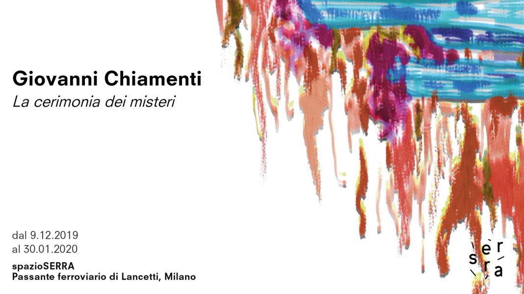 Giovanni Chiamenti – La cerimonia dei misterihttps://www.exibart.com/repository/media/formidable/11/LocandinaChiamentiITA-1068x601.jpg