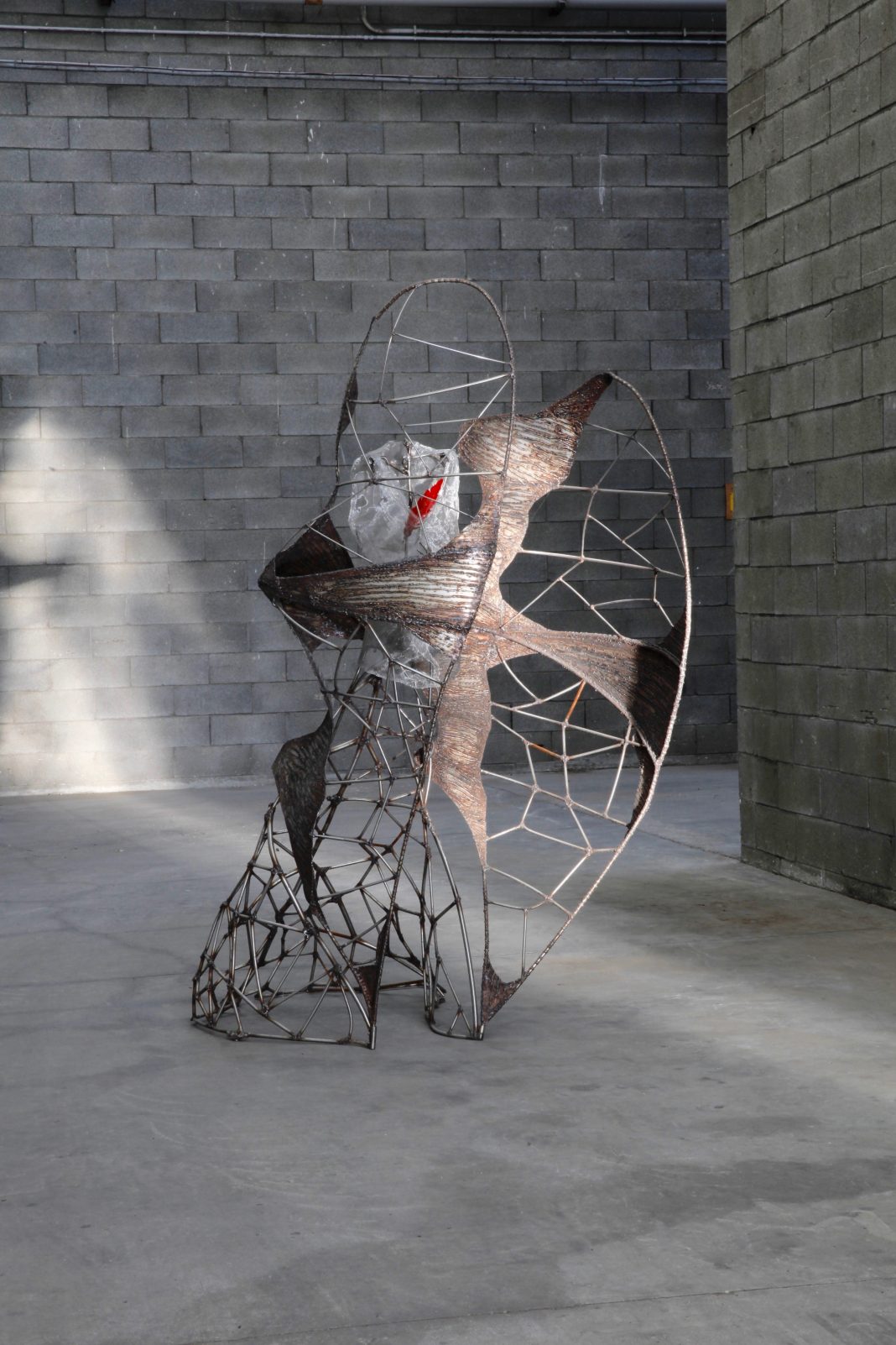 Da 20 anni la nostra bellezza non passa di modahttps://www.exibart.com/repository/media/formidable/11/Luisa-Valentini-VEHMUT_MELANCHOLIA-1068x1602.jpg