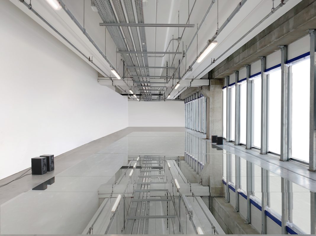 Manuel Fois – Bring to the groundhttps://www.exibart.com/repository/media/formidable/11/Manuel-Fois-Bring-to-the-ground-installation-view-spazio-ORR-2-1068x800.jpg