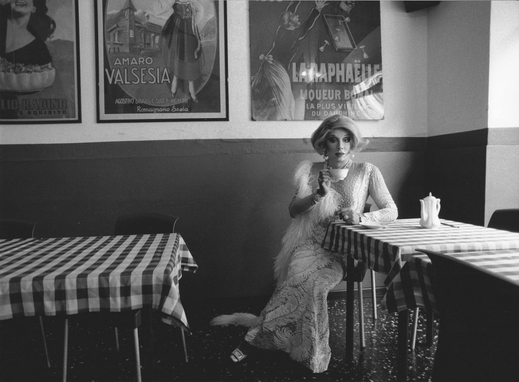 Luciano Bambusi / Margot Minnelli – Vivere come una donna e interpretare una vita da divahttps://www.exibart.com/repository/media/formidable/11/Margot-Minnelli-foto-di-Luciano-Bambusi-1068x786.jpg