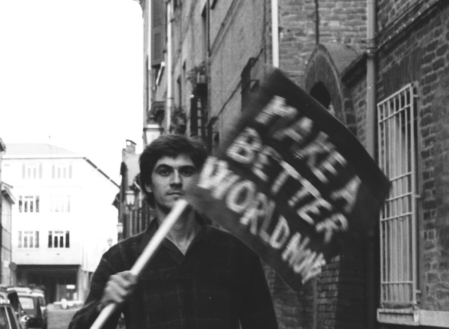 Maurizio Camerani – Make a better world nowhttps://www.exibart.com/repository/media/formidable/11/Maurizio-Camerani-Make-a-better-world-now-1977-1.jpg