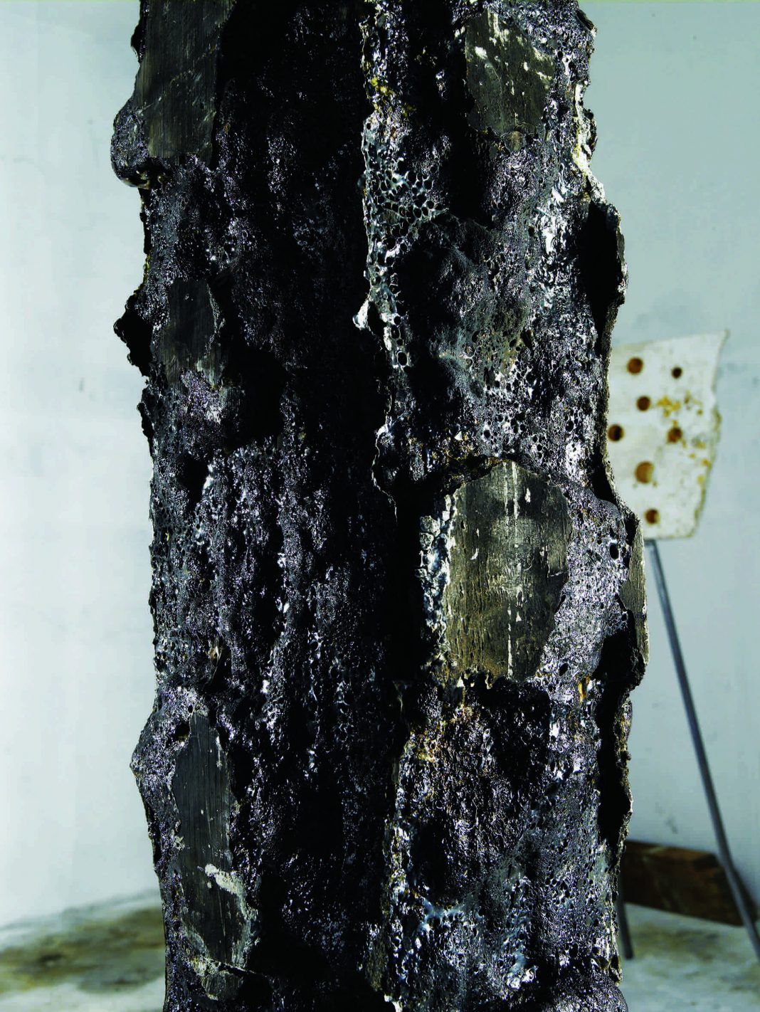 Giorgio Palù – Frattura (ricomposizione)https://www.exibart.com/repository/media/formidable/11/Palù-Monolite-particolare-1068x1422.jpg