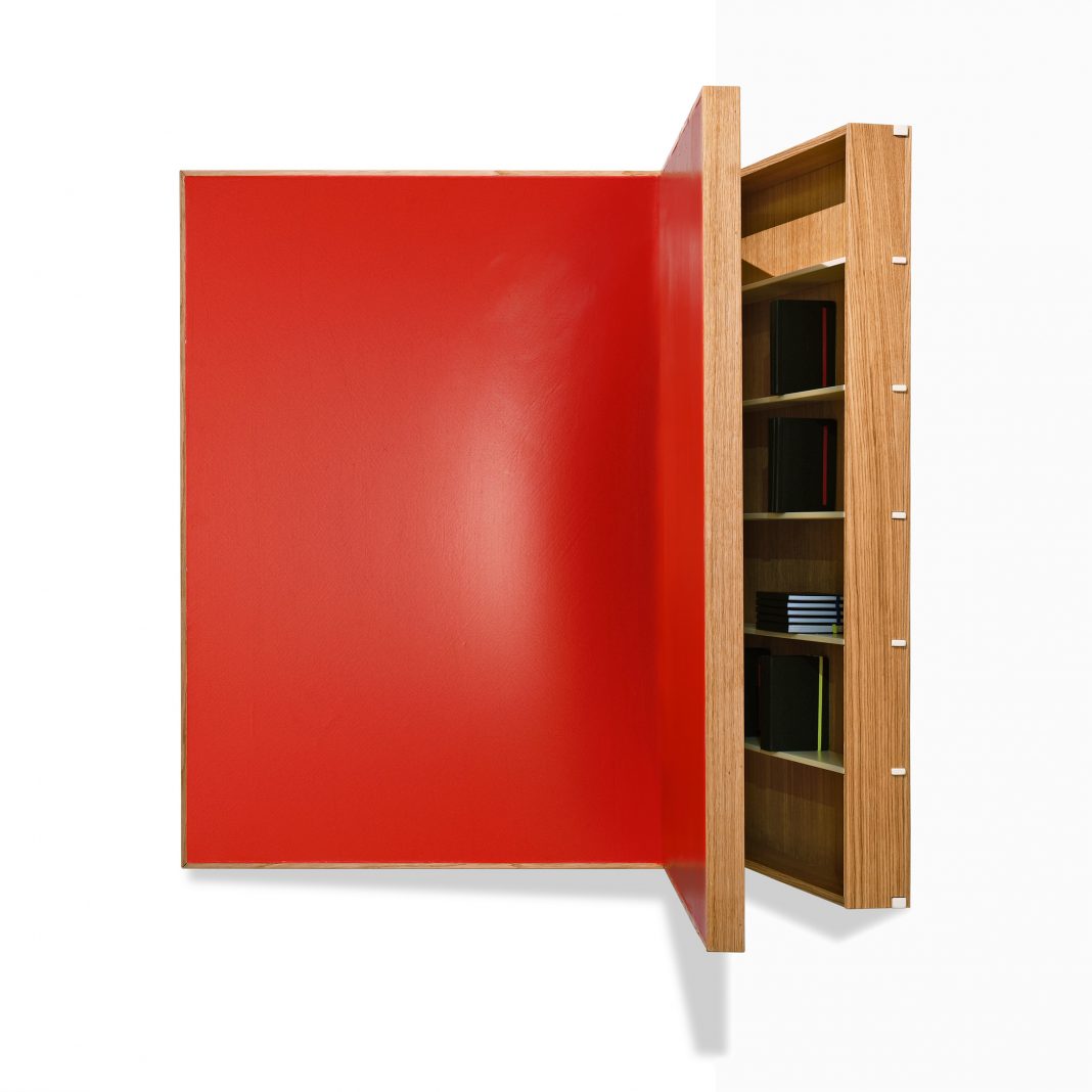 In Between / Wipe out design (Art vs. Design)https://www.exibart.com/repository/media/formidable/11/Wipe-Out-Design_RETABLO_aperto_2019_rovere-spazzolatotelavernice-a-smaltogesso_cm-110x55x15_ph.-F.-Stipari-3-1068x1068.jpg