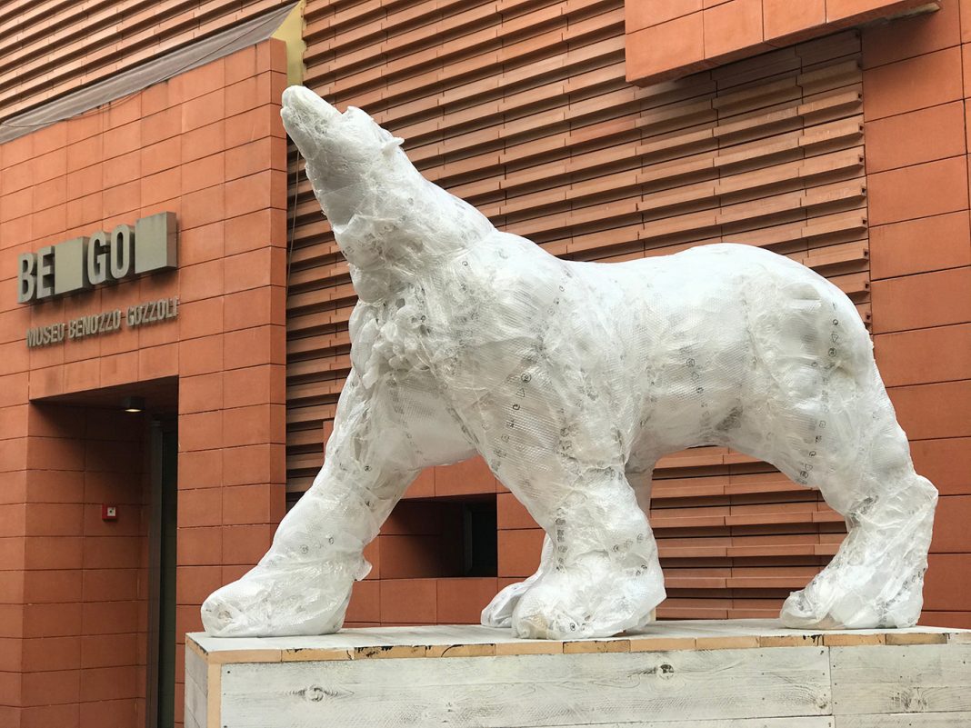 Antonio Massarutto – Urban Soul/Anima Urbanahttps://www.exibart.com/repository/media/formidable/11/antonio-massarutto-_orsi-polari_urban-soul02-1068x801.jpeg