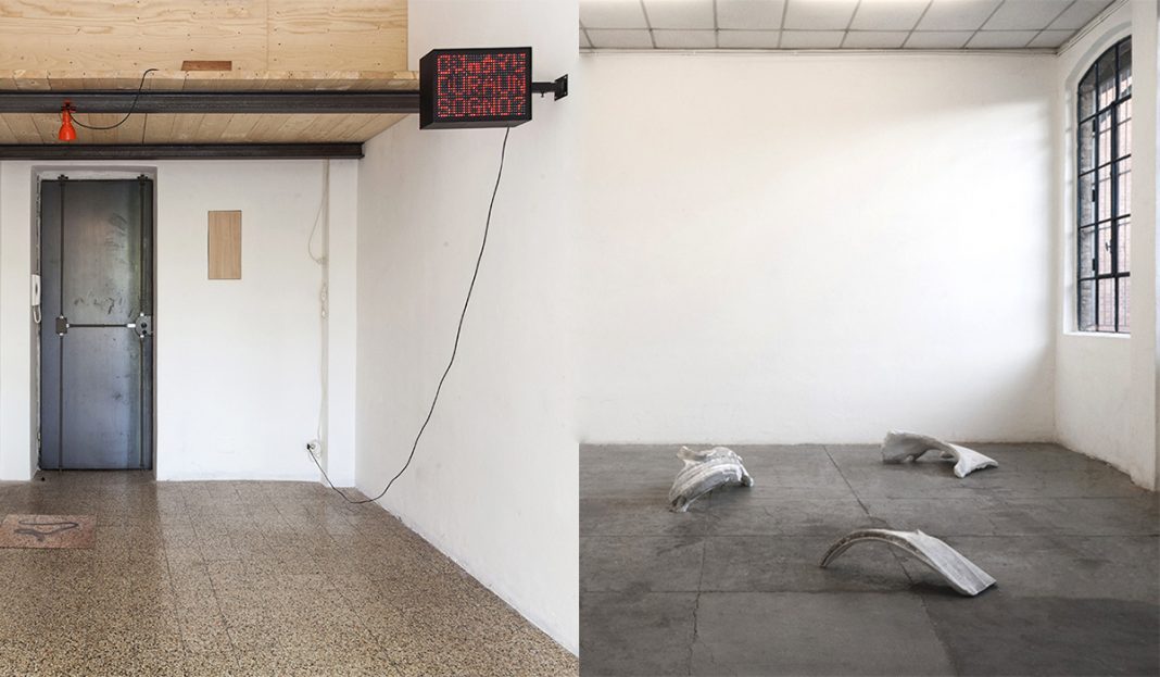 Index VII. Repertorio d’arte contemporanea in Basilicatahttps://www.exibart.com/repository/media/formidable/11/da-sX_-Mattia-Ferretti-“Quanto-dura-un-sogno”-2014-2018-scrittura-automatica-display-led-libro-dartista-stampa-lenticolare.-Veduta-parziale-dell’installazione-1068x623.jpg