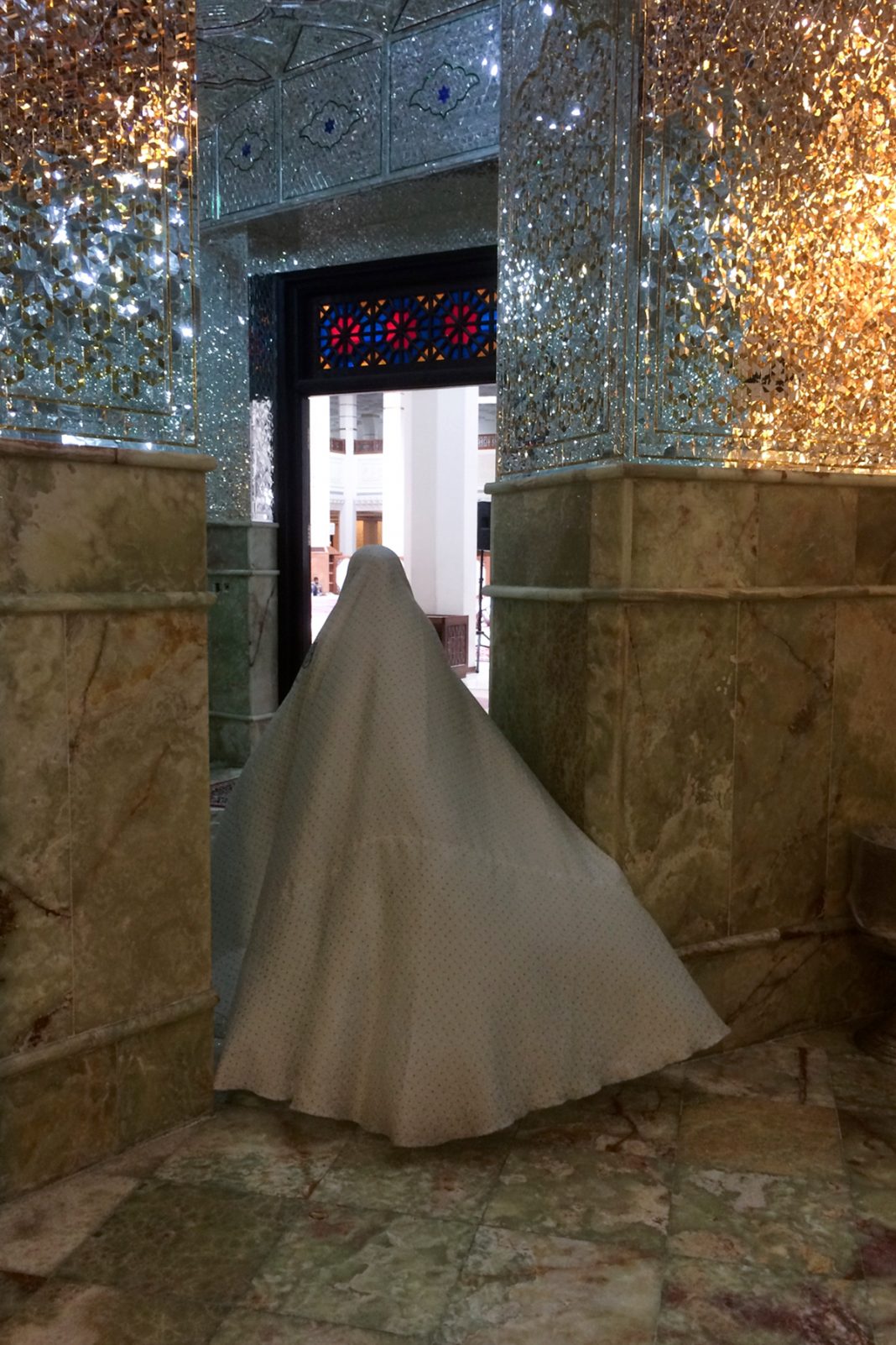 Mashid Mohadjerin – Freedom is not Freehttps://www.exibart.com/repository/media/formidable/11/img/07c/Shiraz_Mashid_Mohadjerin-1068x1602.jpg