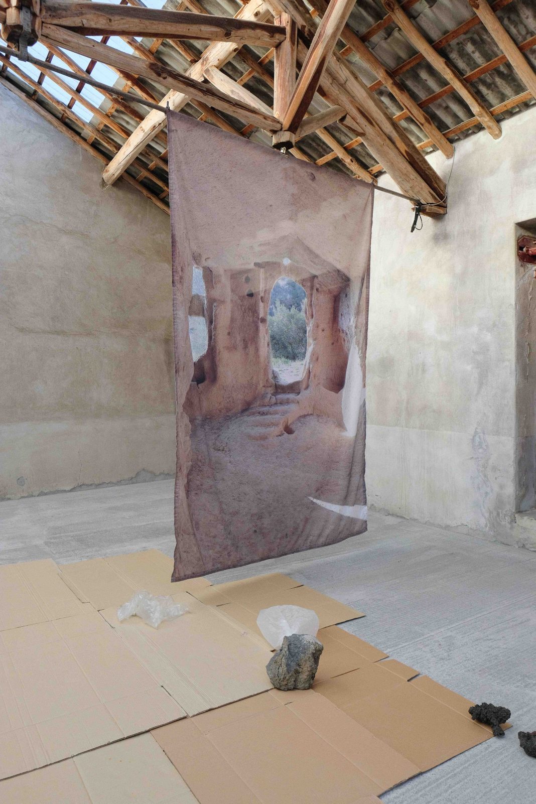 Hanna Burkart – Temporary Like Foreverhttps://www.exibart.com/repository/media/formidable/11/img/07f/03.-Installation-View-Hanna-Burkart.-Temporary-Like-Forever-SARP-Gallery.-©-Hanna-Burkart-2025.-Photo-Hanna-Burkart-Studio-1068x1602.jpg