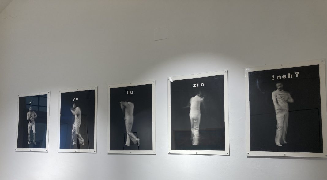 Arrigo Lora Totino | ri vo lu zio !neh?https://www.exibart.com/repository/media/formidable/11/img/0a5/ri-vo-lu-zio-neh--1068x589.jpg