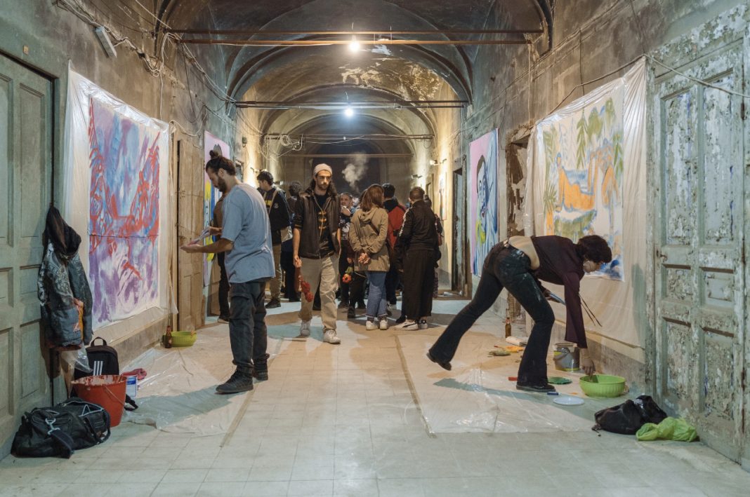 family jewelshttps://www.exibart.com/repository/media/formidable/11/img/0e3/IMG_5391-1068x709.jpeg