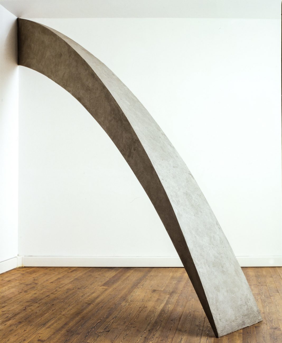 Mauro Staccioli – Basta un segno per cambiare un luogohttps://www.exibart.com/repository/media/formidable/11/img/0e6/maurostaccioli-1068x1298.jpg