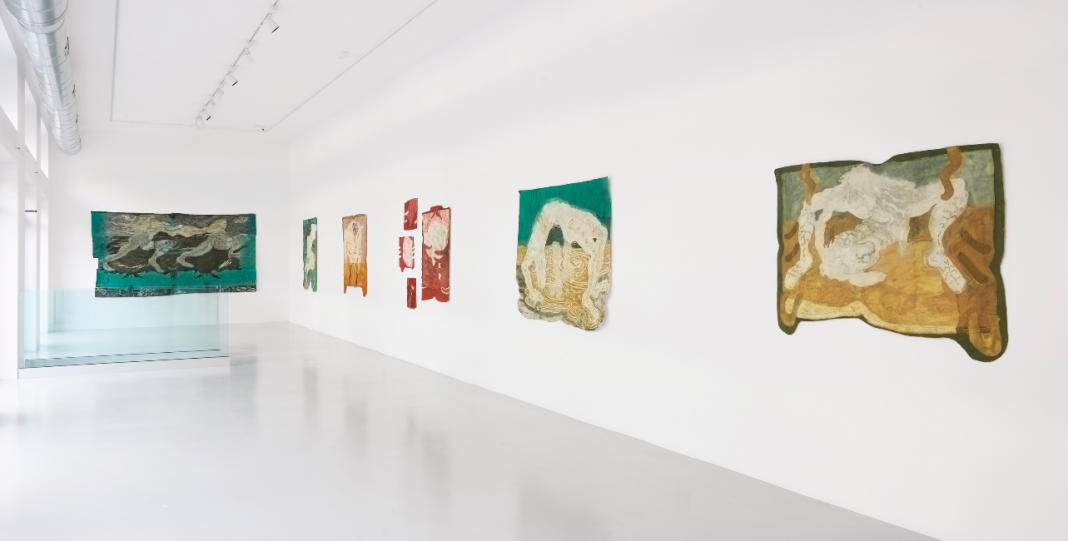 Jeanne Gaigher – Sing into my mouthhttps://www.exibart.com/repository/media/formidable/11/img/130/Schermata-2021-10-06-alle-11.09.50-1068x541.png