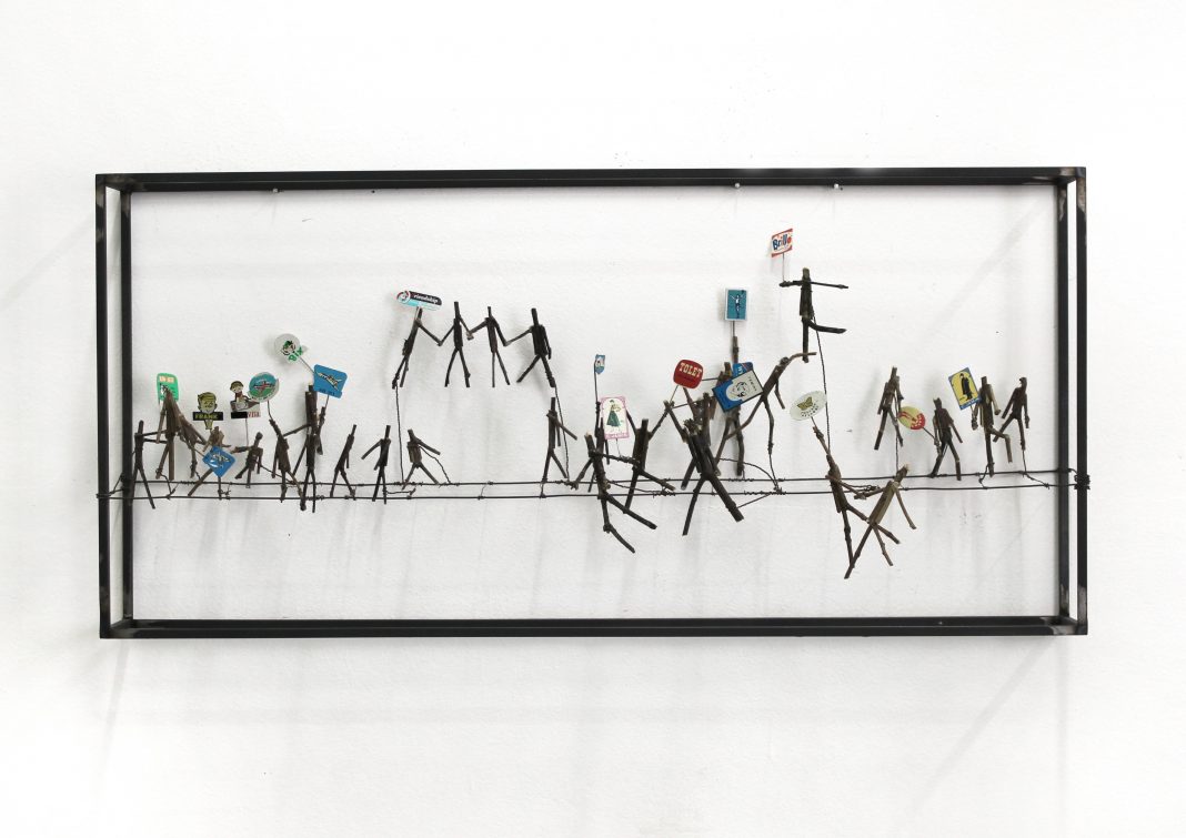 Claudia Maina – Teatrini e trasparenzehttps://www.exibart.com/repository/media/formidable/11/img/136/6-Teatrino-n°-7-Corteo_-2024-LR-1068x755.jpg